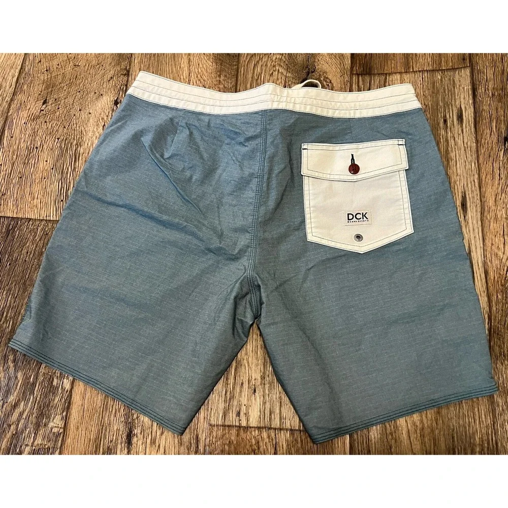 DCK Boardshorts Swim Trunks Tag 32 Meas 33 6.75